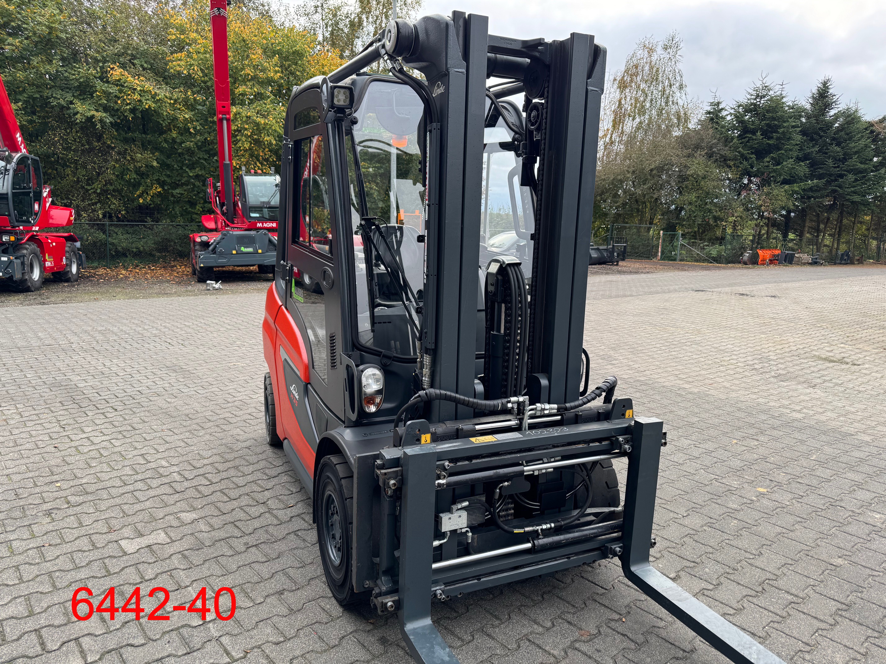 Linde-H 35 T 01-Treibgasstapler-www.heftruckcentrumemmen.nl