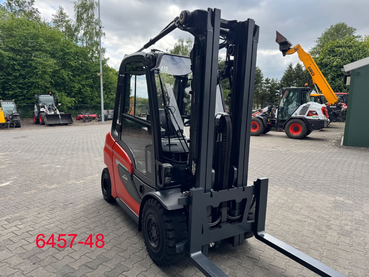 Linde-H 35 D-Dieselstapler-www.heftruckcentrumemmen.nl