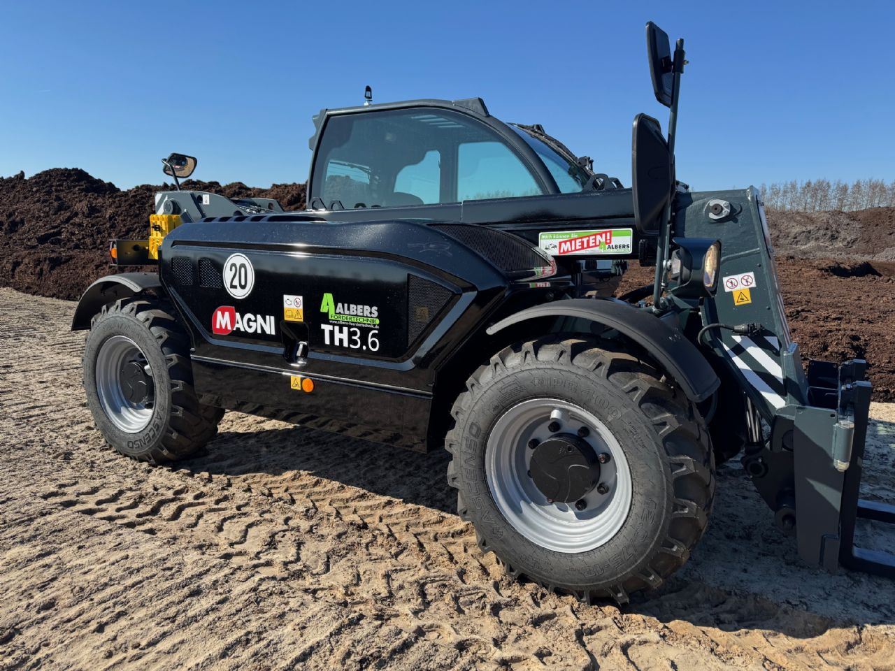 Magni-TH 3.6 Black Edition-Teleskopstapler starr-www.heftruckcentrumemmen.nl