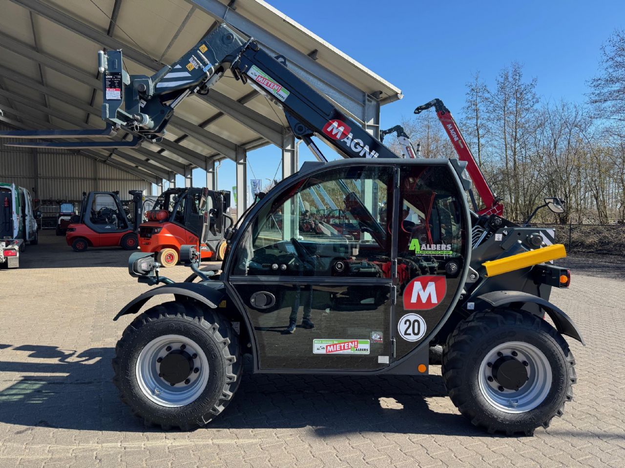Magni-TH 3.6 Black Edition-Teleskopstapler starr-www.heftruckcentrumemmen.nl