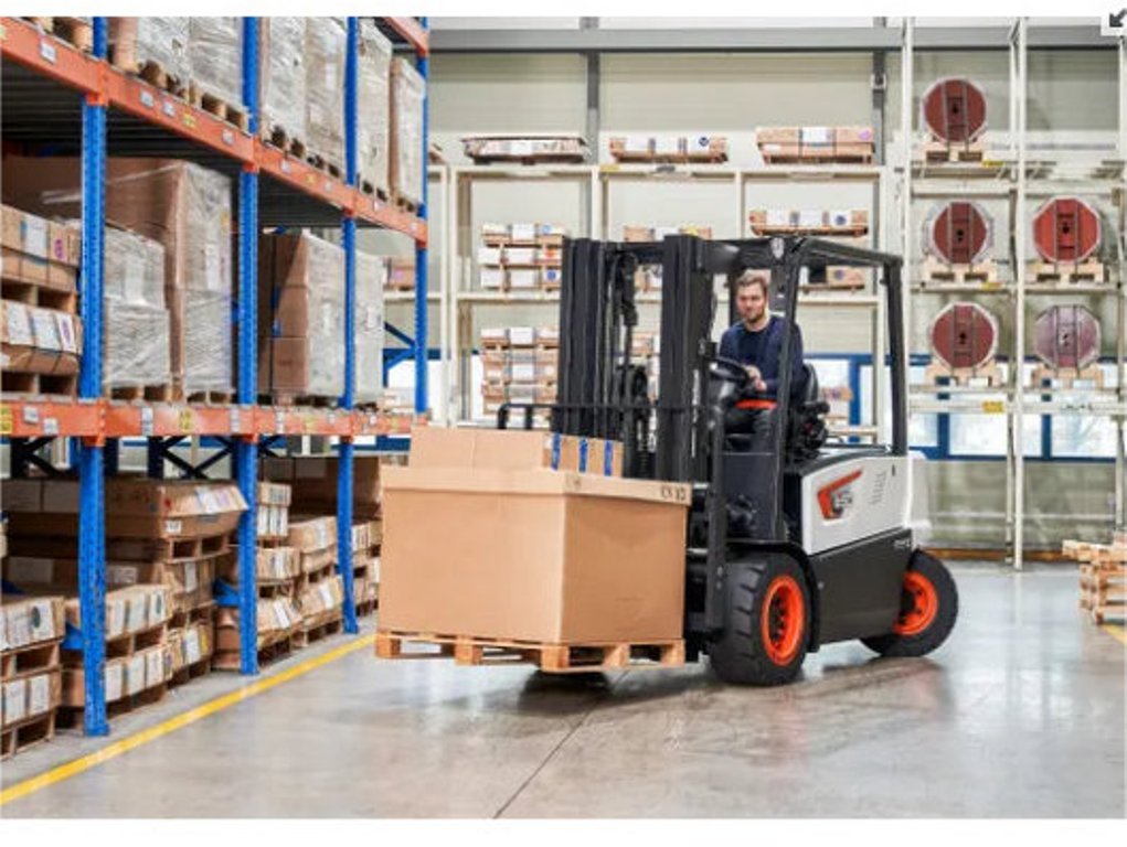 Bobcat-B 50 X-7-Elektro 4 Rad-Stapler-www.albers-gabelstapler.de