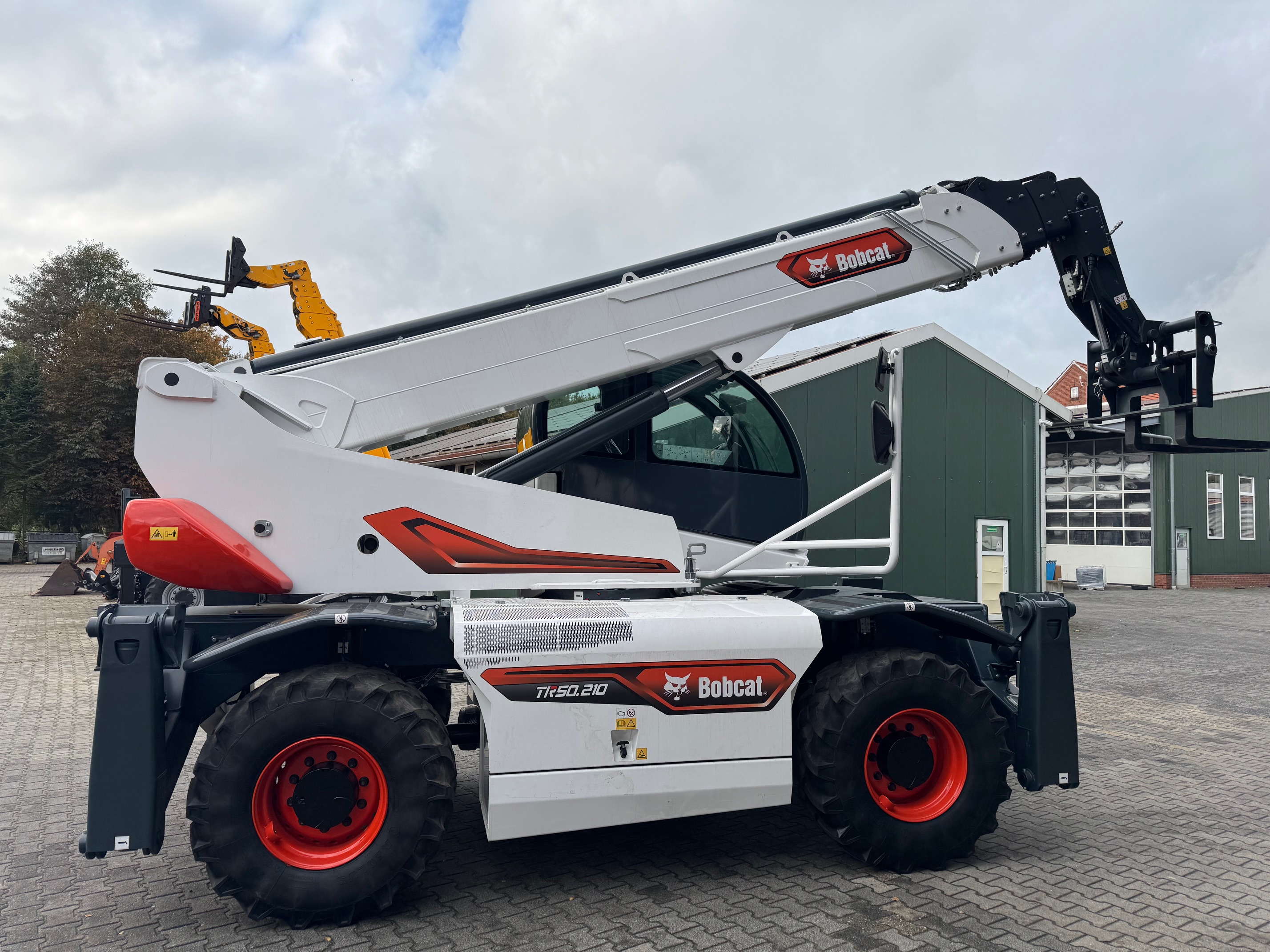 Bobcat-TR 50.210-Teleskopstapler drehbar-www.heftruckcentrumemmen.nl