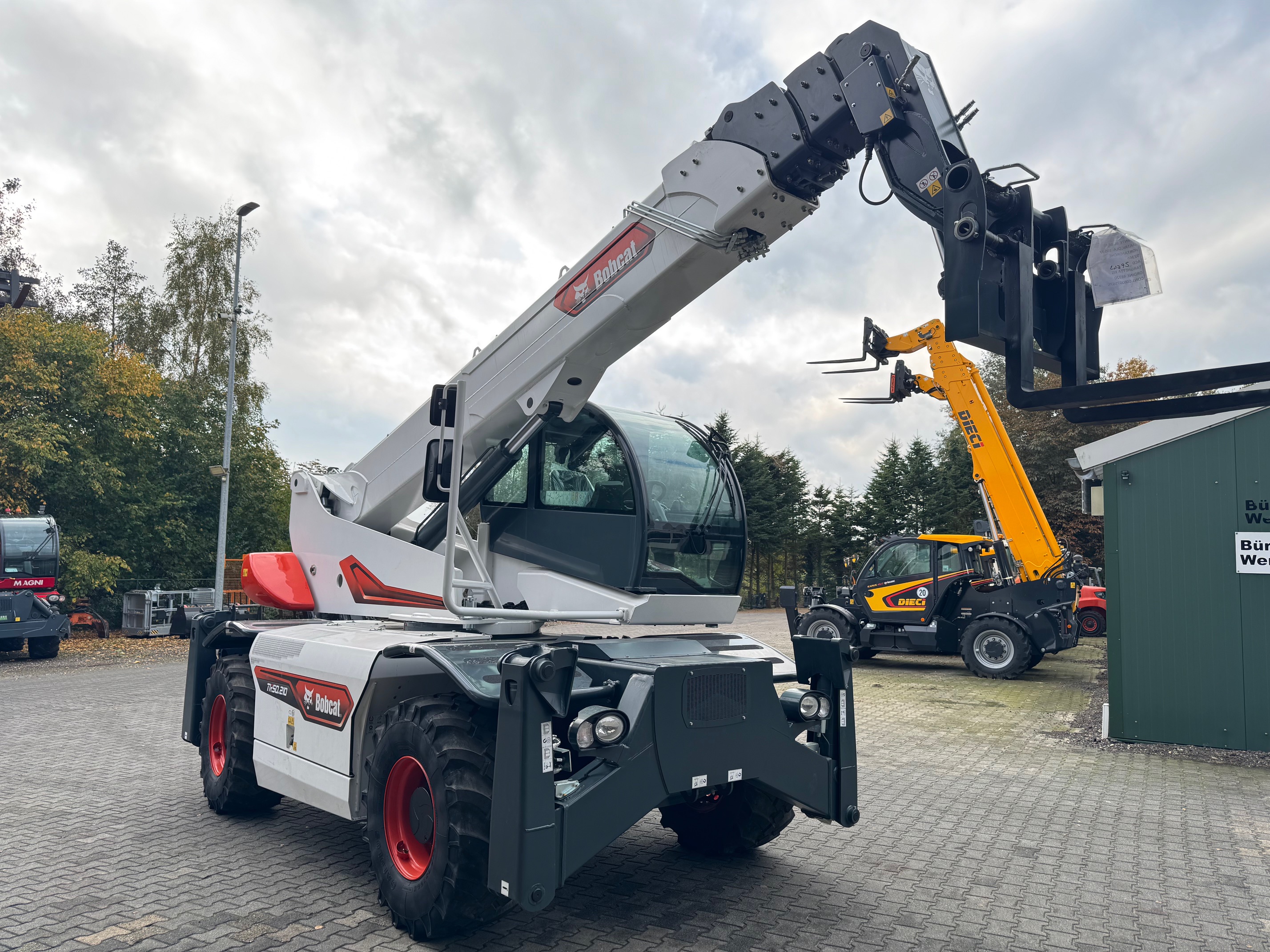 Bobcat-TR 50.210-Teleskopstapler drehbar-www.heftruckcentrumemmen.nl