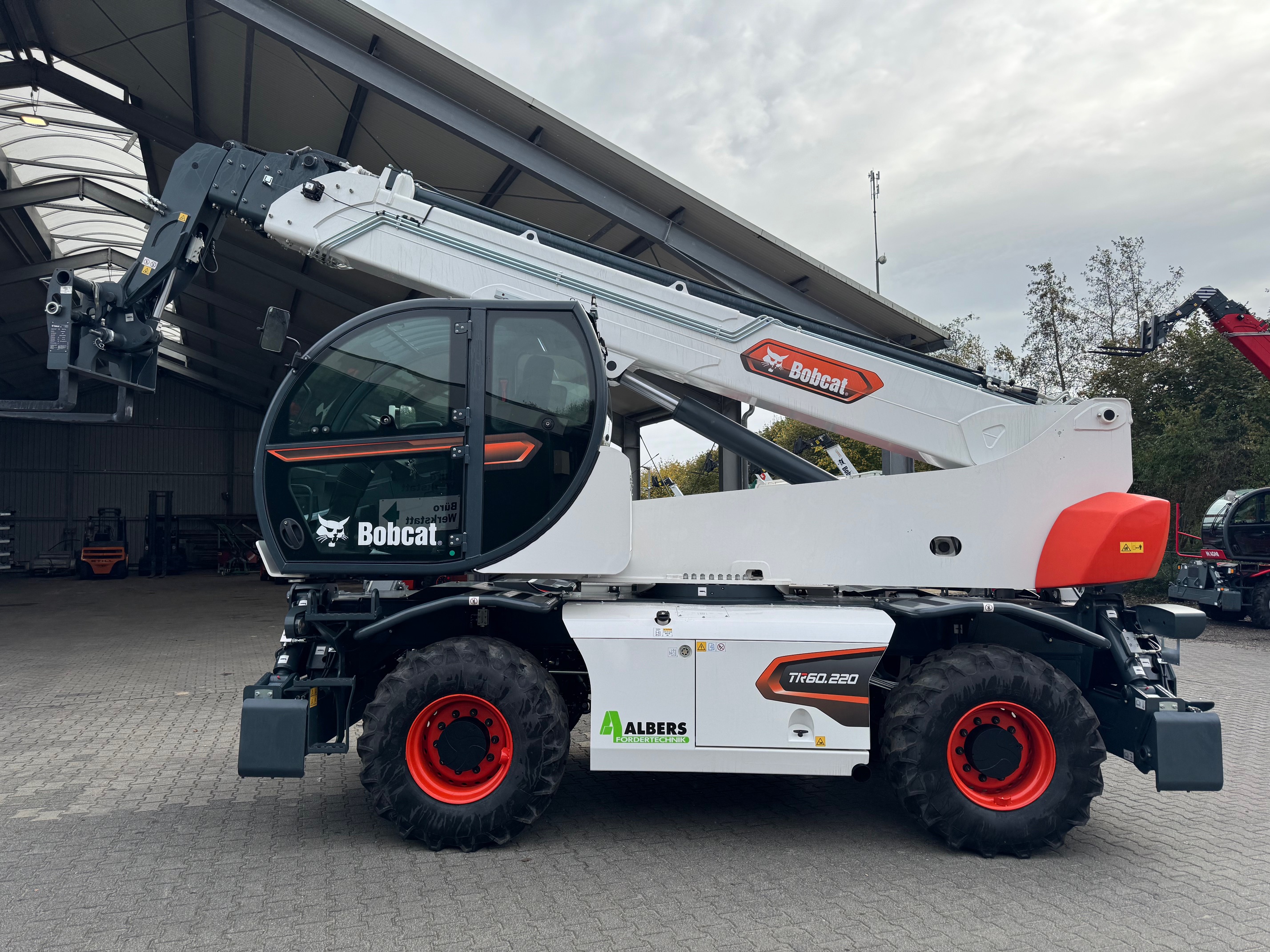 Bobcat-TR 60.220-Teleskopstapler drehbar-www.heftruckcentrumemmen.nl