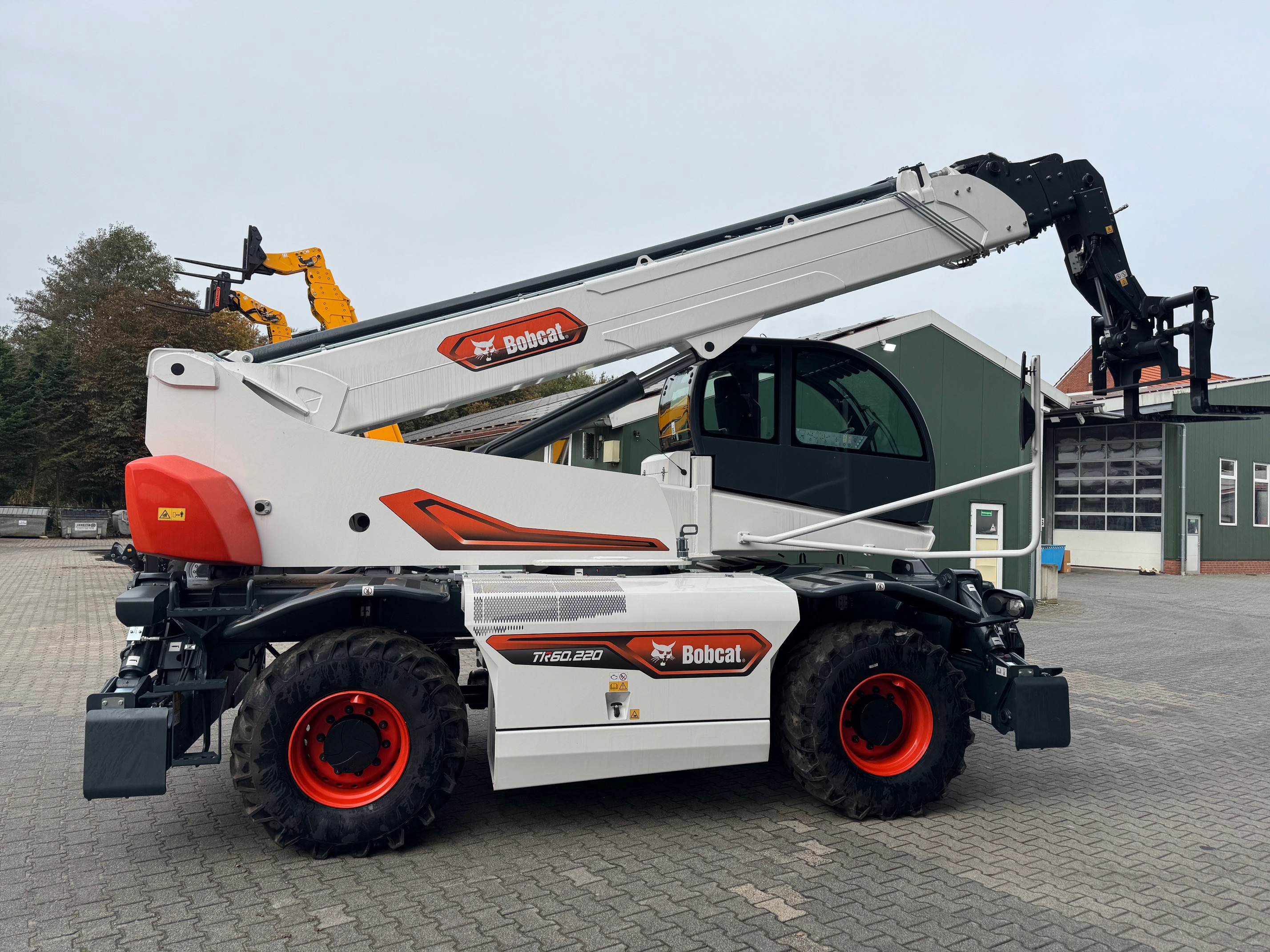 Bobcat-TR 60.220-Teleskopstapler drehbar-www.heftruckcentrumemmen.nl