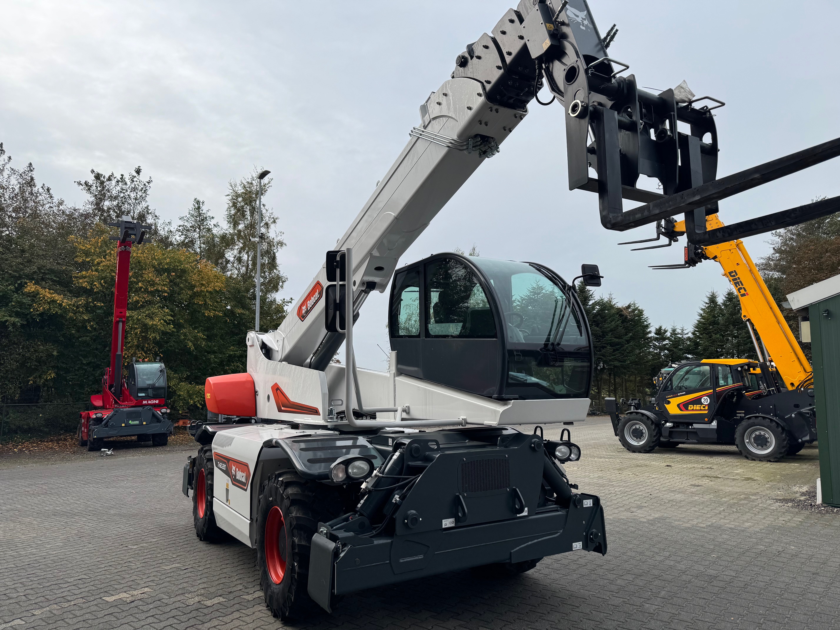 Bobcat-TR 60.220-Teleskopstapler drehbar-www.heftruckcentrumemmen.nl