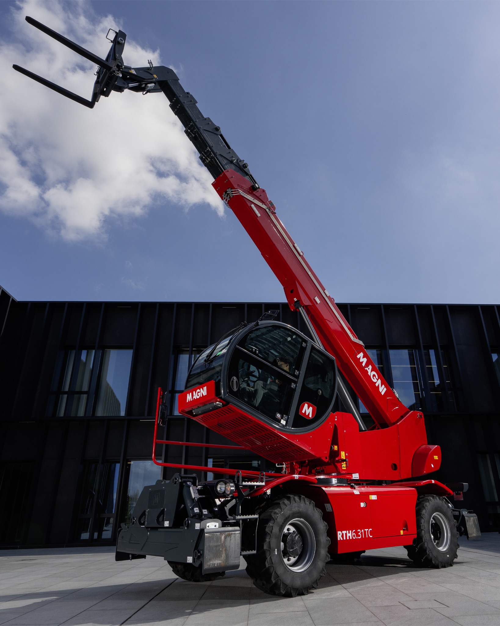 Magni-RTH 6.31 TC-Teleskopstapler drehbar-http://www.albers-gabelstapler.de