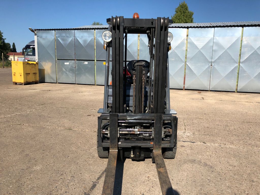 Toyota-02-8FGF25-Treibgasstapler-http://www.anders-gabelstapler.de