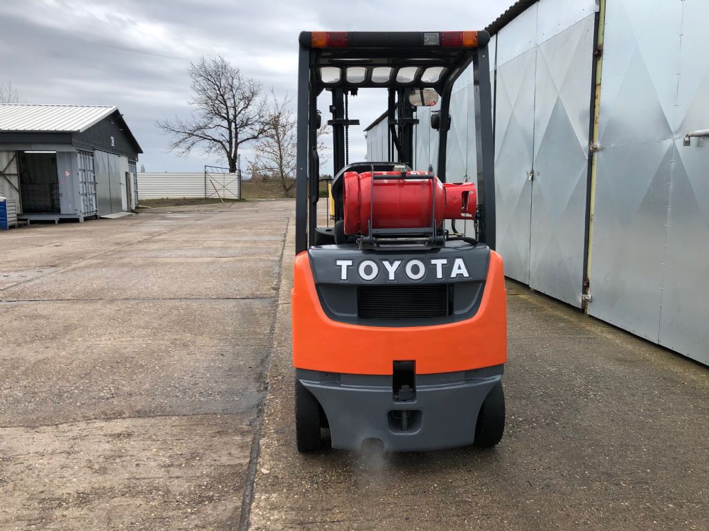 Toyota-02-8FGF15-Treibgasstapler-http://www.anders-gabelstapler.de