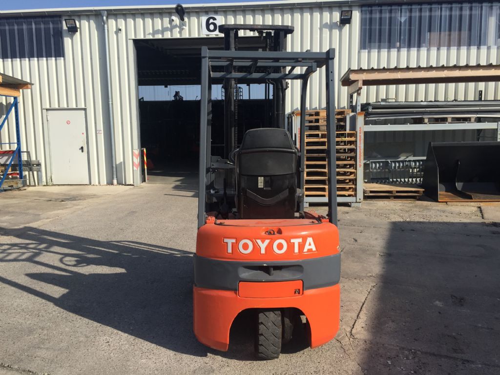 Toyota-FBESF10-Elektro 3 Rad-Stapler-http://www.anders-gabelstapler.de