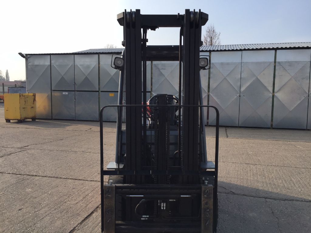 Toyota-02-8FGF25-Treibgasstapler-http://www.anders-gabelstapler.de