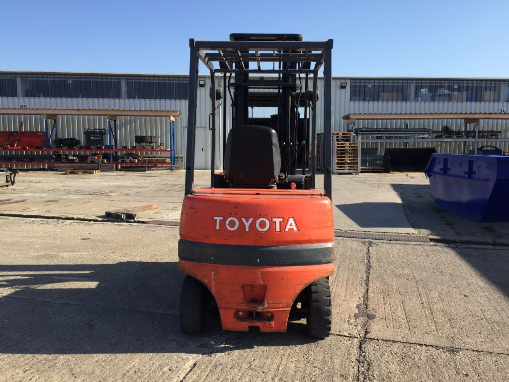 Toyota-FBMF25-Elektro 4 Rad-Stapler-http://www.anders-gabelstapler.de