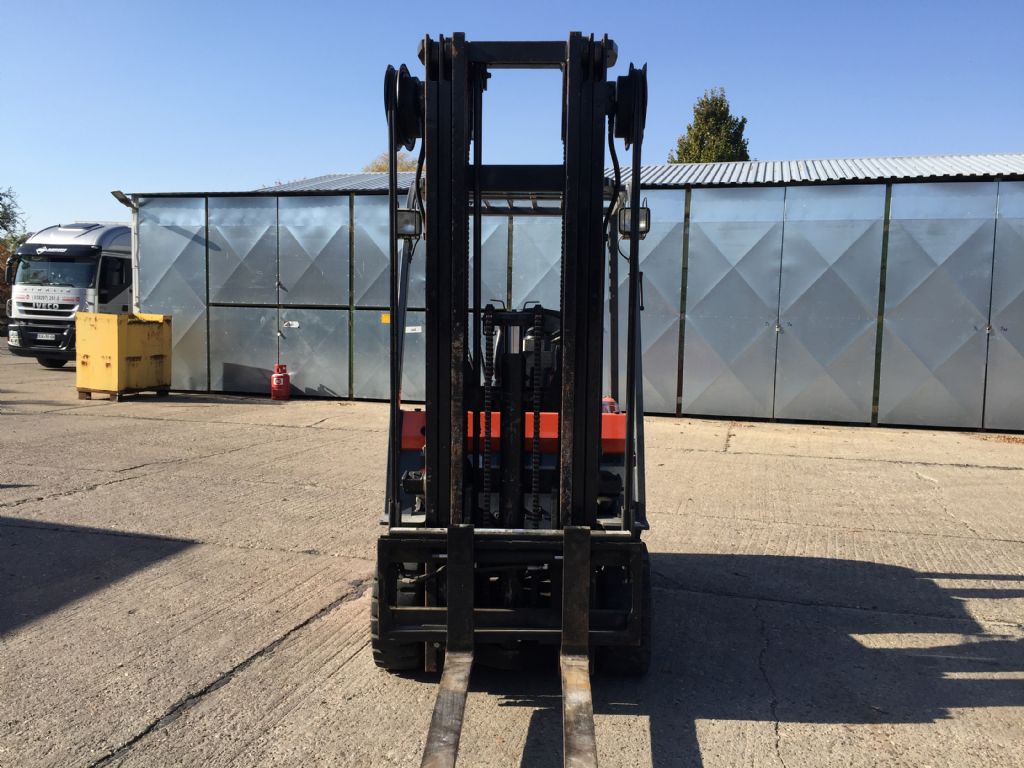 Toyota-FBMF25-Elektro 4 Rad-Stapler-http://www.anders-gabelstapler.de