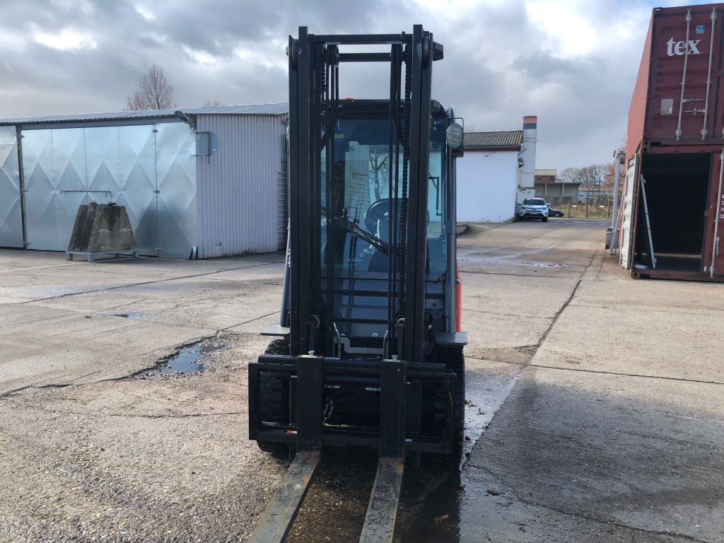 Toyota-06-8FDF25F HST-Dieselstapler-http://www.anders-gabelstapler.de