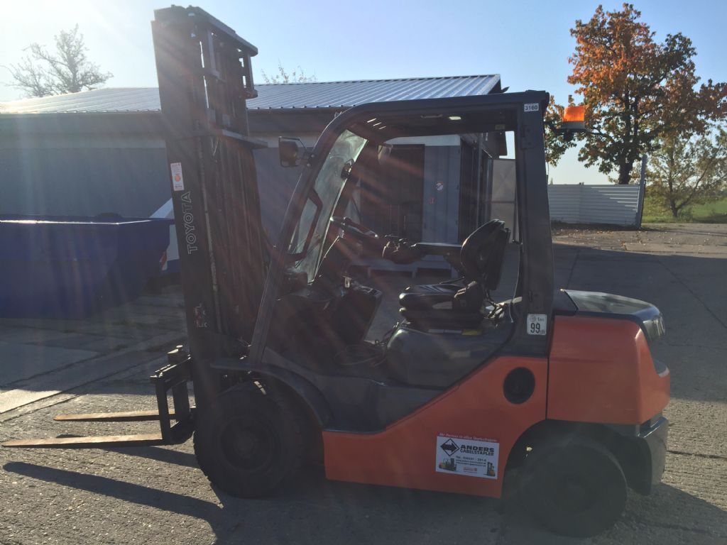 Toyota-Tonero 02-8FDF25-Dieselstapler-http://www.anders-gabelstapler.de