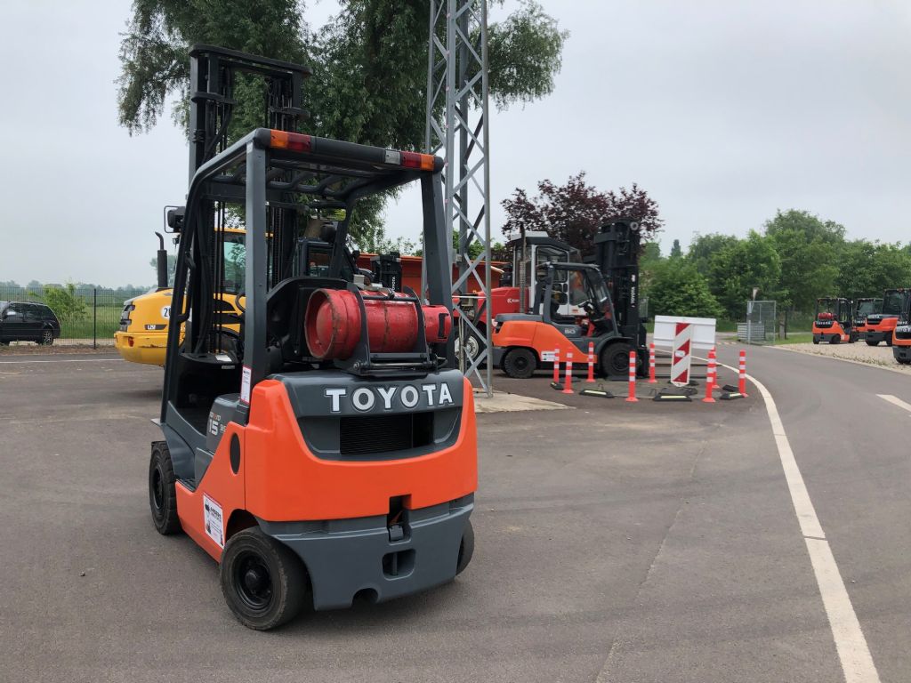 Toyota-02-8FGF15-Treibgasstapler-http://www.anders-gabelstapler.de