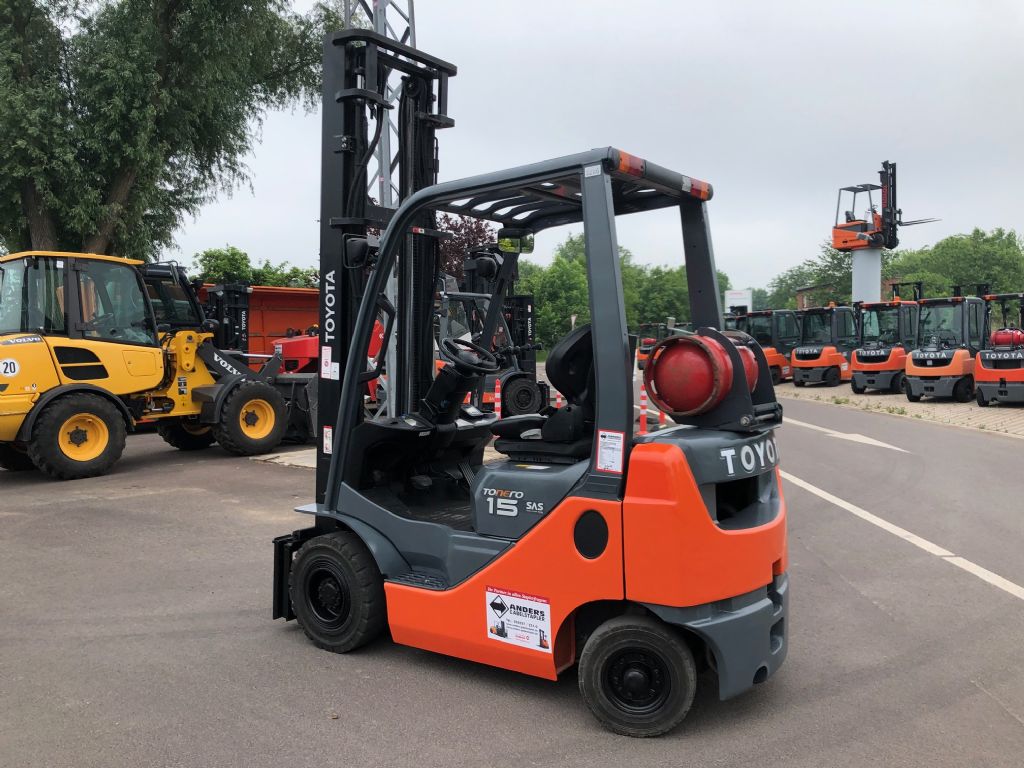 Toyota-02-8FGF15-Treibgasstapler-http://www.anders-gabelstapler.de