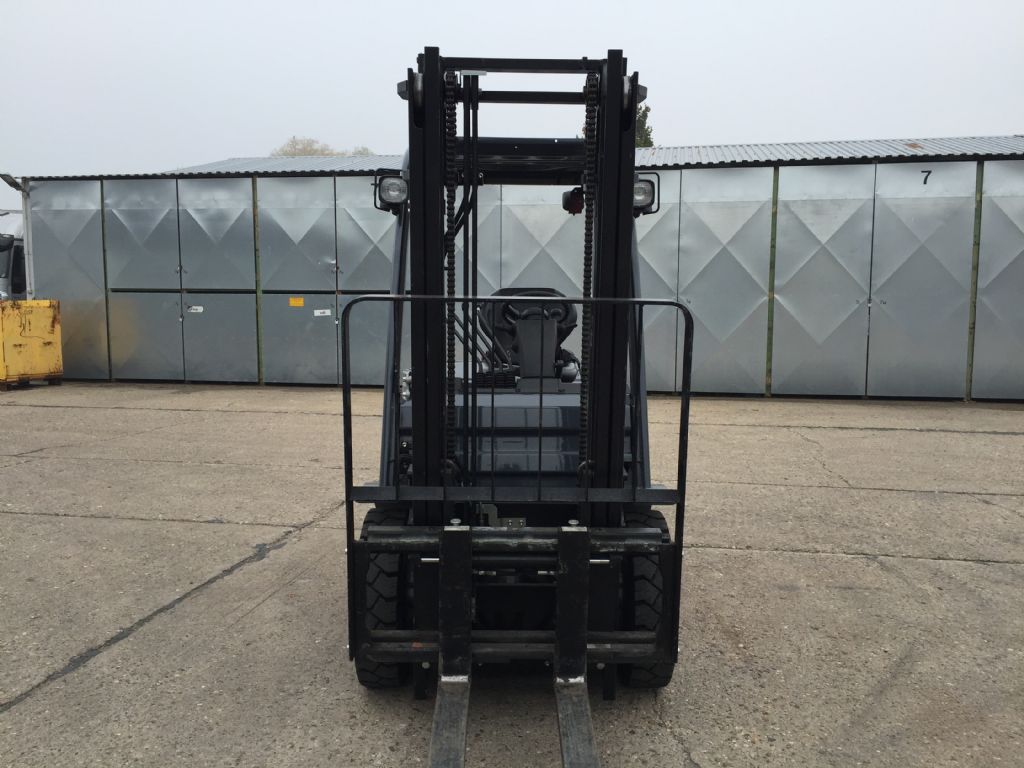 Toyota-02-8FDF25-Dieselstapler-http://www.anders-gabelstapler.de