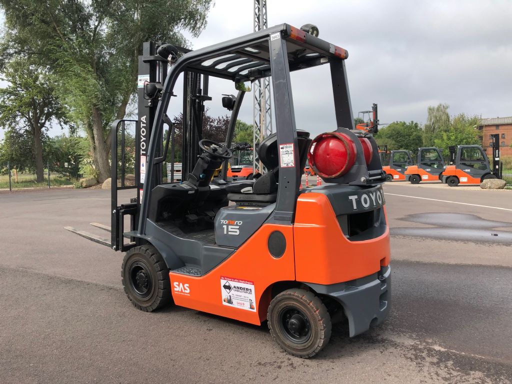Toyota-02-8FGF15-Treibgasstapler-http://www.anders-gabelstapler.de