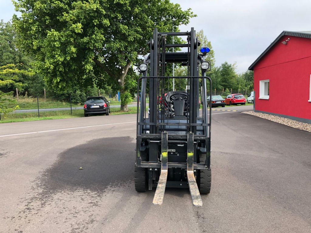Toyota-02-8FGF15-Treibgasstapler-http://www.anders-gabelstapler.de