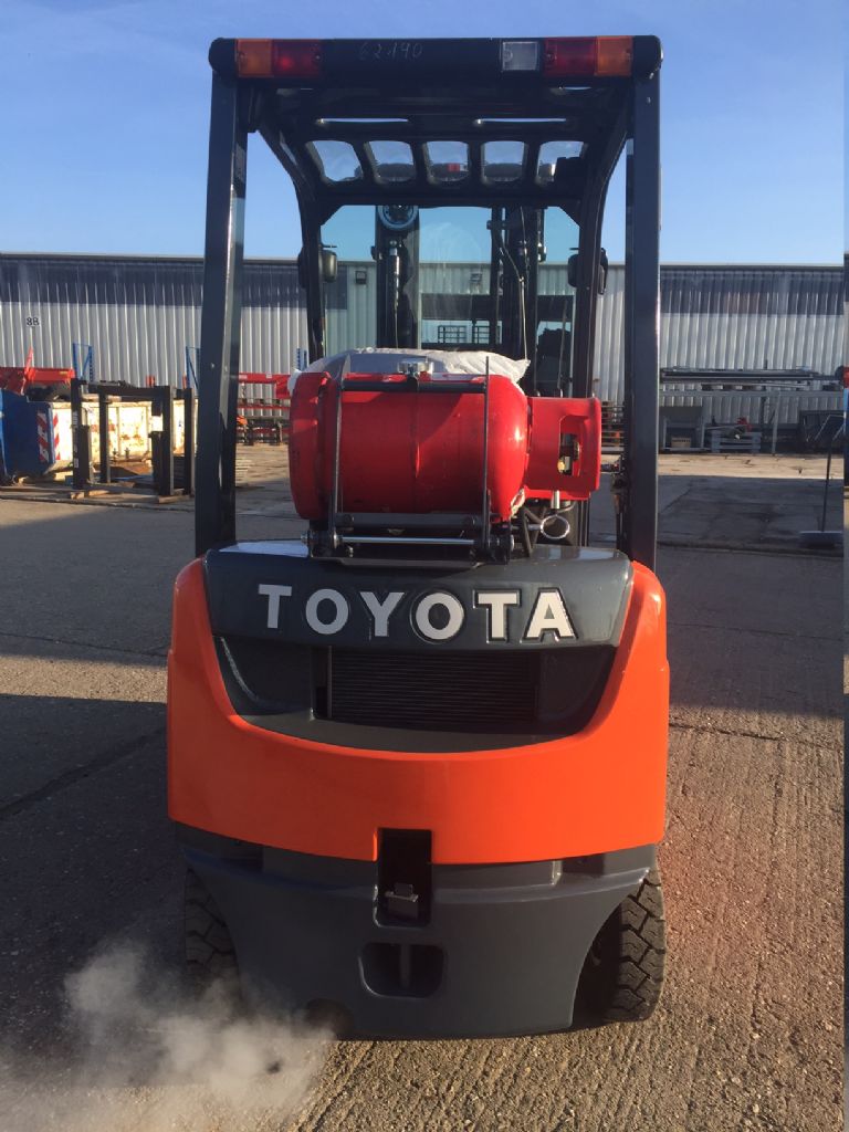 Toyota-02-8FGF15-Treibgasstapler-http://www.anders-gabelstapler.de