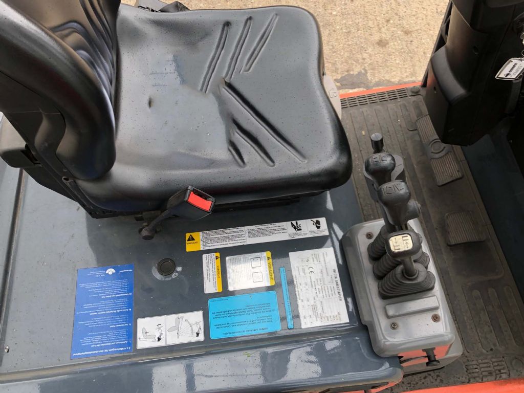 Toyota-7FBEST15-Elektro 3 Rad-Stapler-http://www.anders-gabelstapler.de