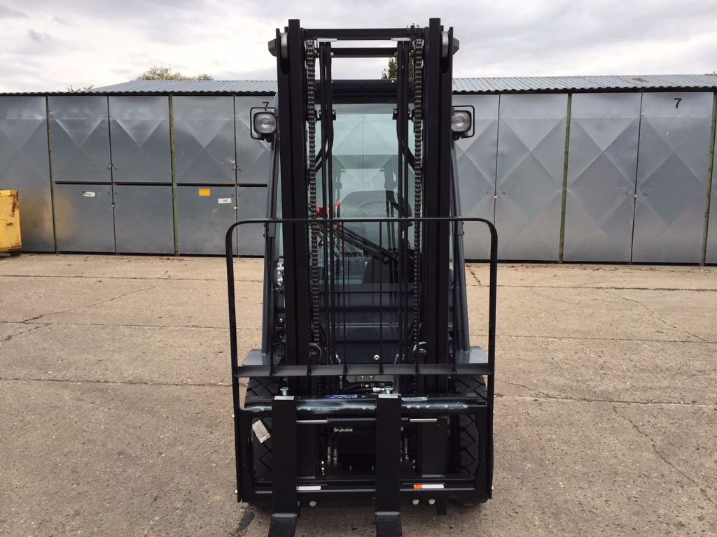 Toyota-02-8FGF25-Treibgasstapler-http://www.anders-gabelstapler.de