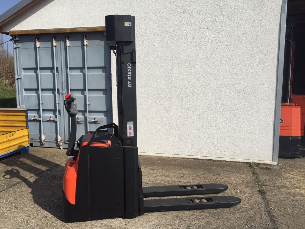 BT SWE145L Deichselstapler www.anders-gabelstapler.de