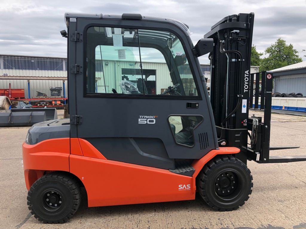 Toyota-8FBMT50-Elektro 4 Rad-Stapler-http://www.anders-gabelstapler.de