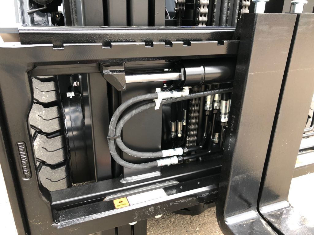 Toyota-02-8FDF25-Dieselstapler-http://www.anders-gabelstapler.de