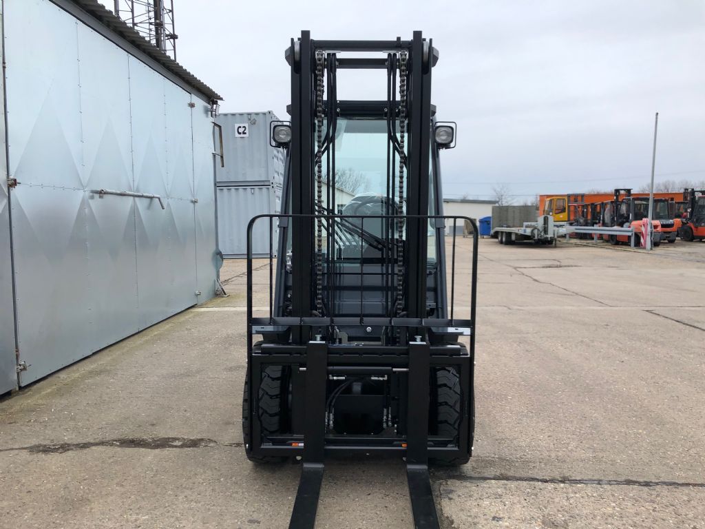 Toyota-02-8FDF30-Dieselstapler-http://www.anders-gabelstapler.de