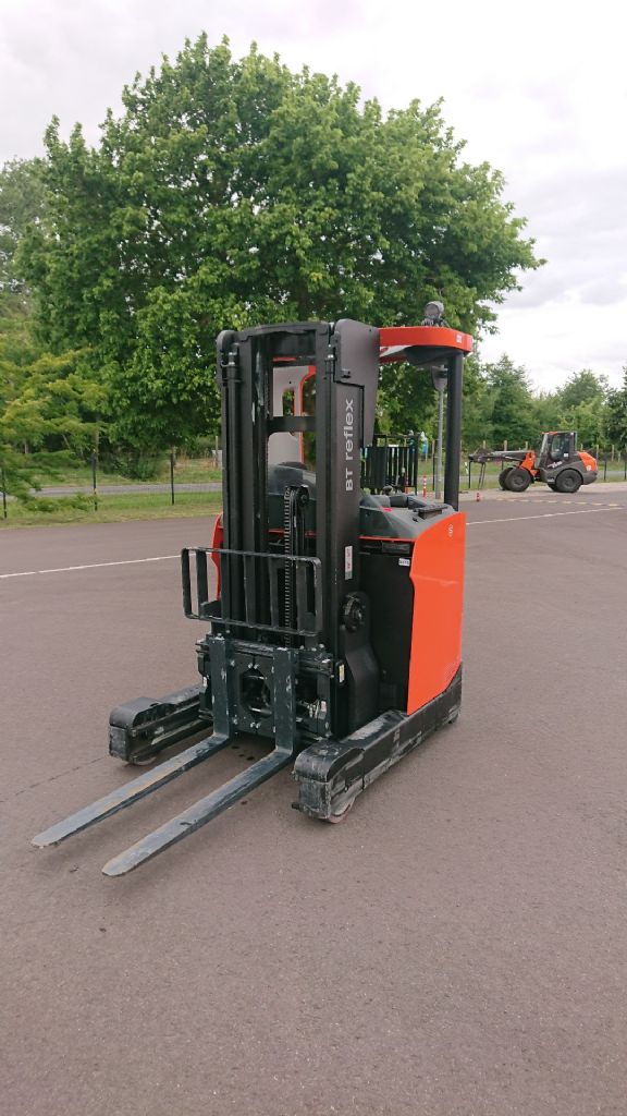 Toyota-RRE140H-Schubmaststapler-http://www.anders-gabelstapler.de