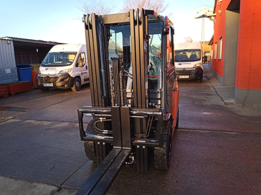 Toyota-02-8FGF25-Treibgasstapler-http://www.anders-gabelstapler.de