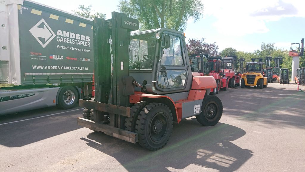 Toyota-5FD80-Dieselstapler-http://www.anders-gabelstapler.de
