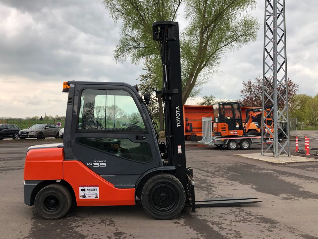 Toyota-02-8FDJF35-Dieselstapler-http://www.anders-gabelstapler.de