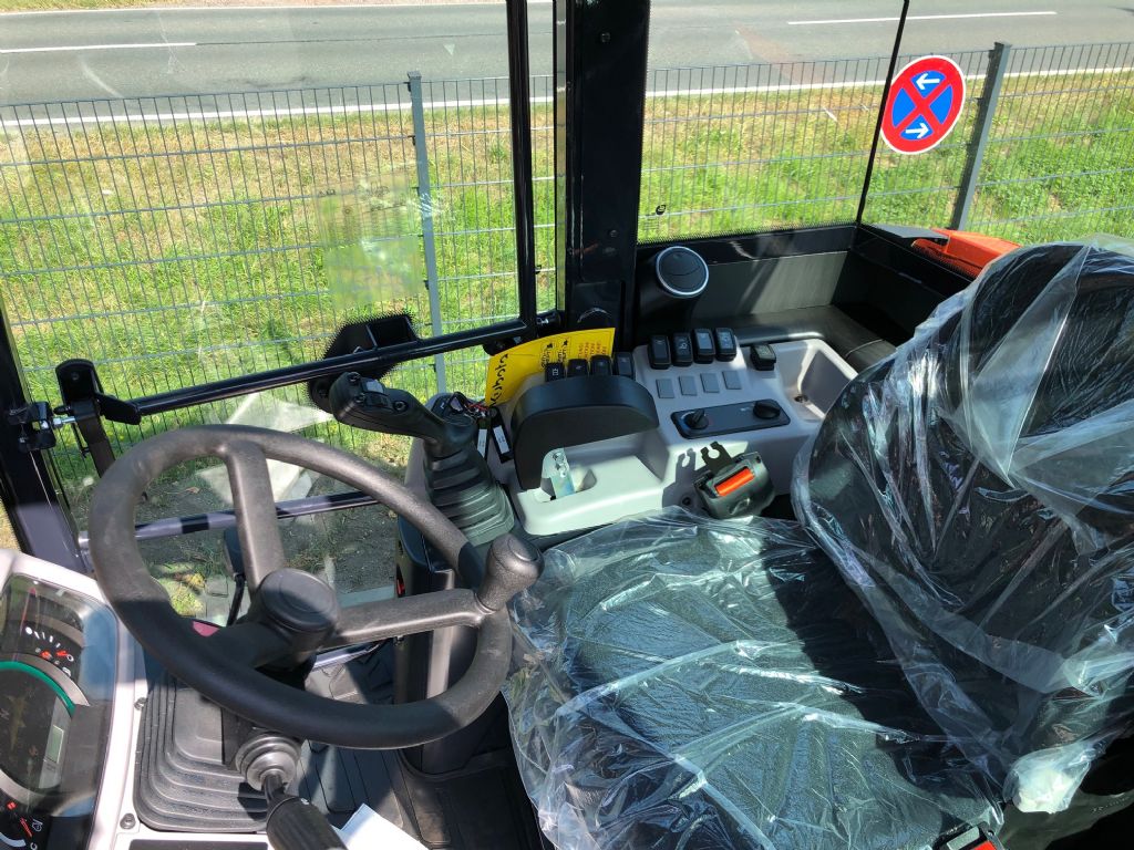 Kubota-R070-Radlader-http://www.anders-gabelstapler.de