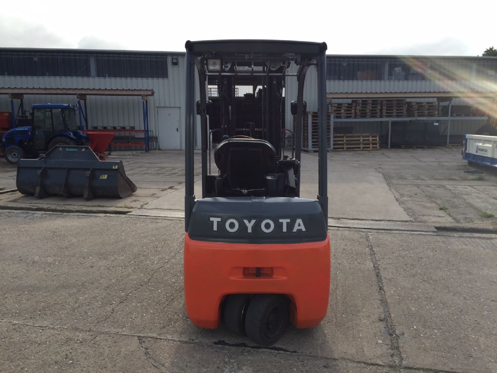 Toyota-8FBET20-Elektro 3 Rad-Stapler-http://www.anders-gabelstapler.de