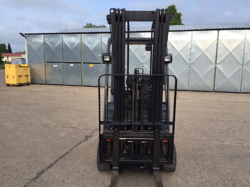 Toyota-8FBET20-Elektro 3 Rad-Stapler-http://www.anders-gabelstapler.de