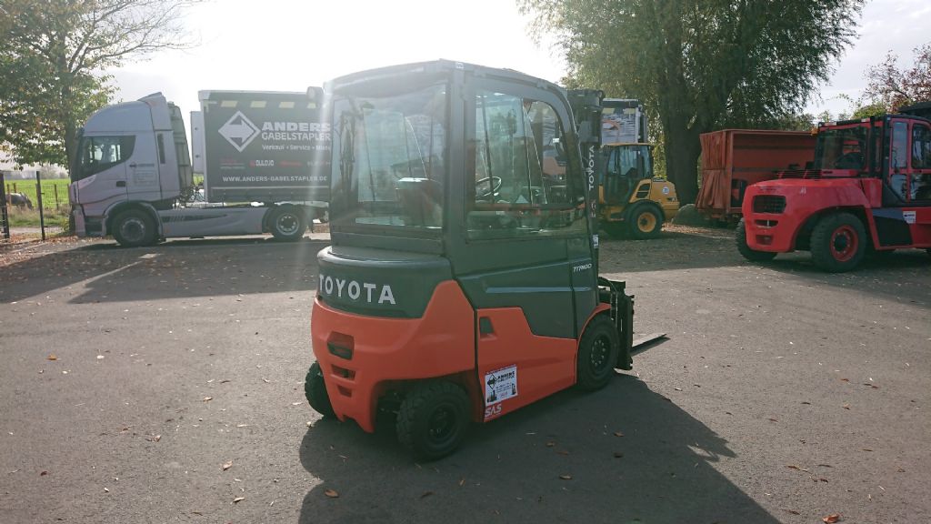Toyota-9FBMK30T-Elektro 4 Rad-Stapler-http://www.anders-gabelstapler.de