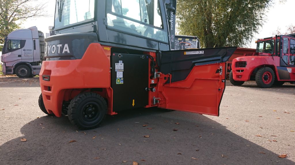 Toyota-9FBMK30T-Elektro 4 Rad-Stapler-http://www.anders-gabelstapler.de