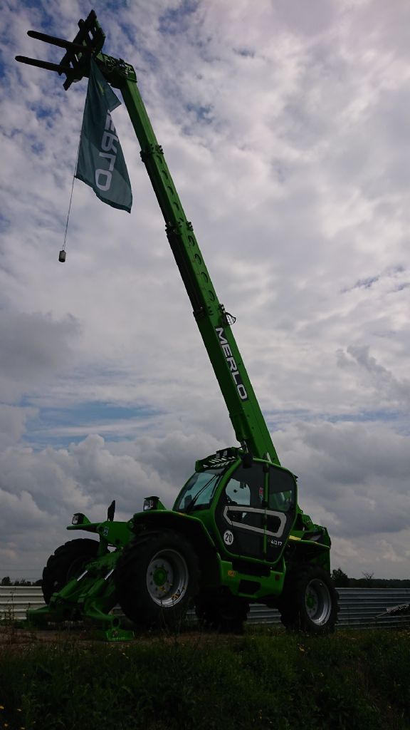 Merlo-P40.17 plus-Teleskopstapler starr-http://www.anders-gabelstapler.de