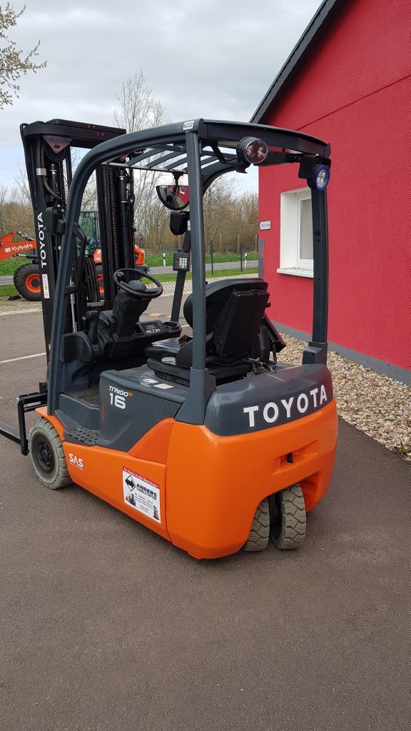 Toyota-8FBEKT16-Elektro 3 Rad-Stapler-http://www.anders-gabelstapler.de