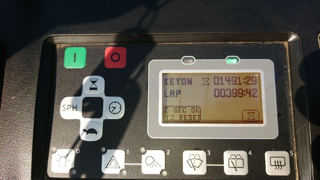 Toyota-8FBMT35-Elektro 4 Rad-Stapler-http://www.anders-gabelstapler.de