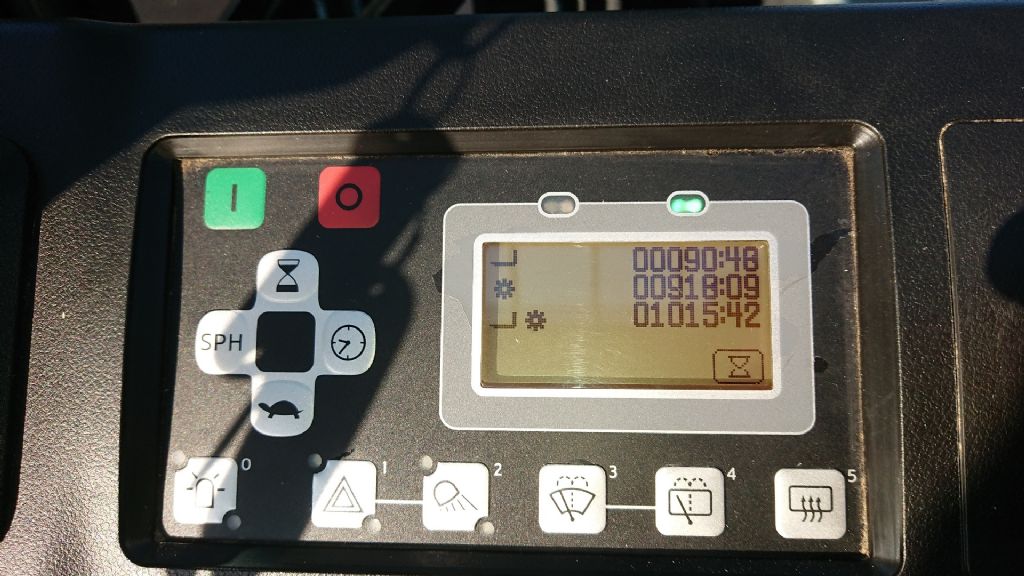 Toyota-8FBMT35-Elektro 4 Rad-Stapler-http://www.anders-gabelstapler.de