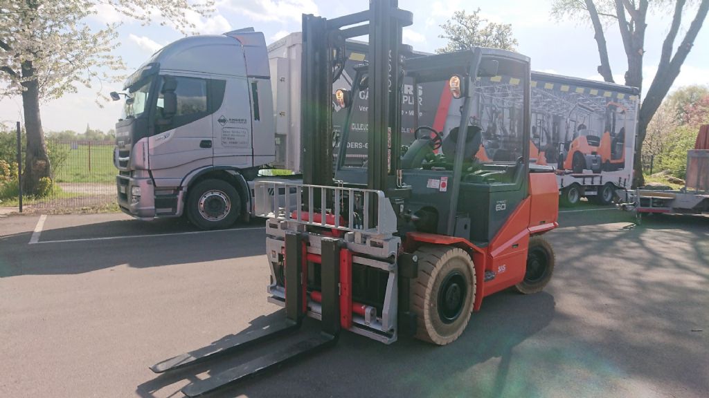 Toyota-8FBMHT60-Elektro 4 Rad-Stapler-http://www.anders-gabelstapler.de