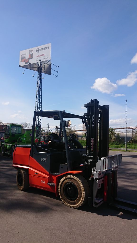Toyota-8FBMHT60-Elektro 4 Rad-Stapler-http://www.anders-gabelstapler.de