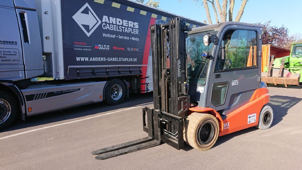 Toyota-8FBMT50-Elektro 4 Rad-Stapler-http://www.anders-gabelstapler.de