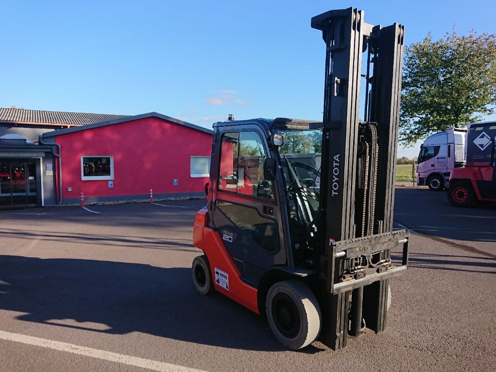 Toyota 02-8FGF20 Treibgasstapler www.anders-gabelstapler.de