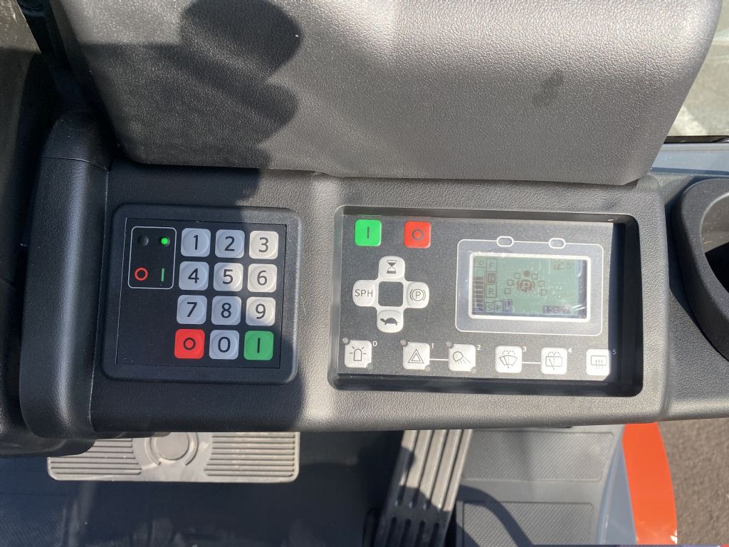 Toyota-8FBMK20T-Elektro 4 Rad-Stapler-http://www.anders-gabelstapler.de