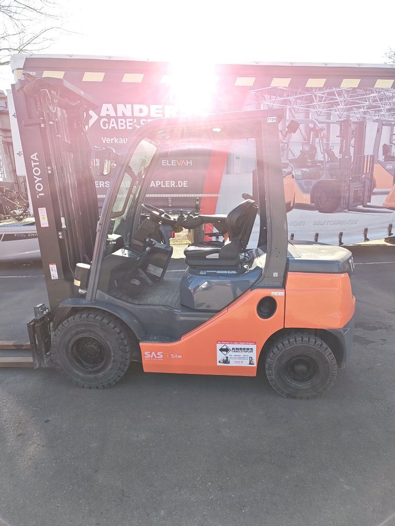 Toyota 02-8FDF25 Dieselstapler www.anders-gabelstapler.de